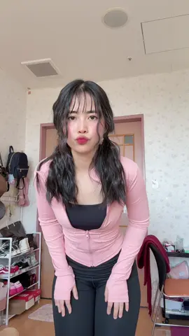 မလှုပ်ရဲလို့🫣##fyppppppppppppppppppppppp #follower #dance #Fitness 