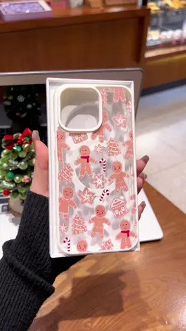 🎀 This case just made my phone 10x cuter! #ChristmasCase #HolidayAesthetic #GingerbreadVibes #XmasPhoneCase #FestiveSeason #CutePhoneCase #TikTokMadeMeBuyIt #ChristmasGift #HolidayStyle #WinterVibes #AestheticCase #iPhone17Case #MerryAndBright #TrendyPhoneCase #GiftForHer 