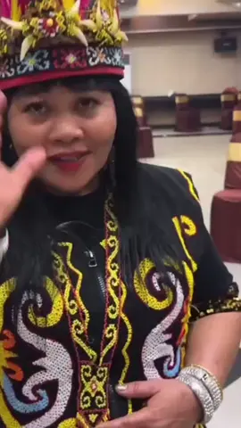 #pengobatantradisional #idadayakviral #minyakdayakasli #idadayak #idadayakkalimantan 