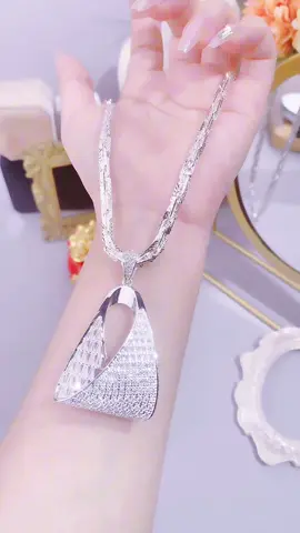 Dây chuyền sợi xoắn vuông #xuhuongtiktok #daychuyen #vongco #missuniverse #fyp 