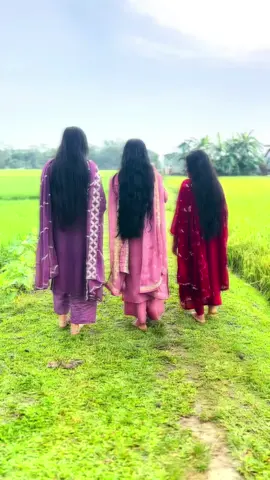 আমরা তিন বান্ধবী কে কেমন লাগছে ❤️❤️❤️💐💐💐🥰🥰🥰