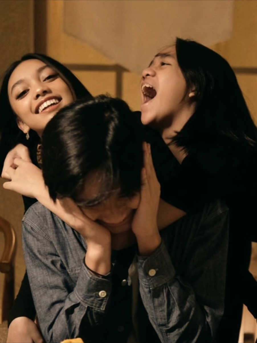 2 sister 1 brother hits different 😩🫶#brotherandsistergoals #viralvideotiktok #foryoupage #viraltreendingvideo 
