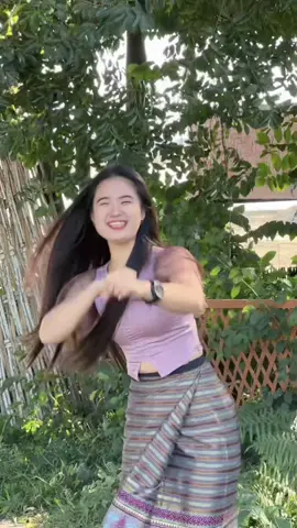 #tiktokmyanmar #fly #single နောက်ကွယ်အကကျင့်တဲ့ပုံစံလှလှလေးပေါ့☺️