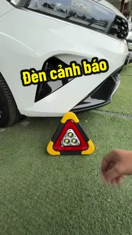 Đèn led cảnh báo cho xe ô tô, trang bị quan trọng cho xe ô tô  #phukienoto #denledtamgiac #dencanhbaoxeoto #dencanhbao #phukienxehoi 