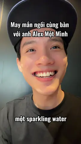 Được ngồi cùng bàn với a A lếch mụt mình nè trời 🙈🙈🙈