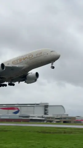On route AUH 🇦🇪  #etihadairways #abudhabi🇦🇪 #aviation #avgeek #heathrow 