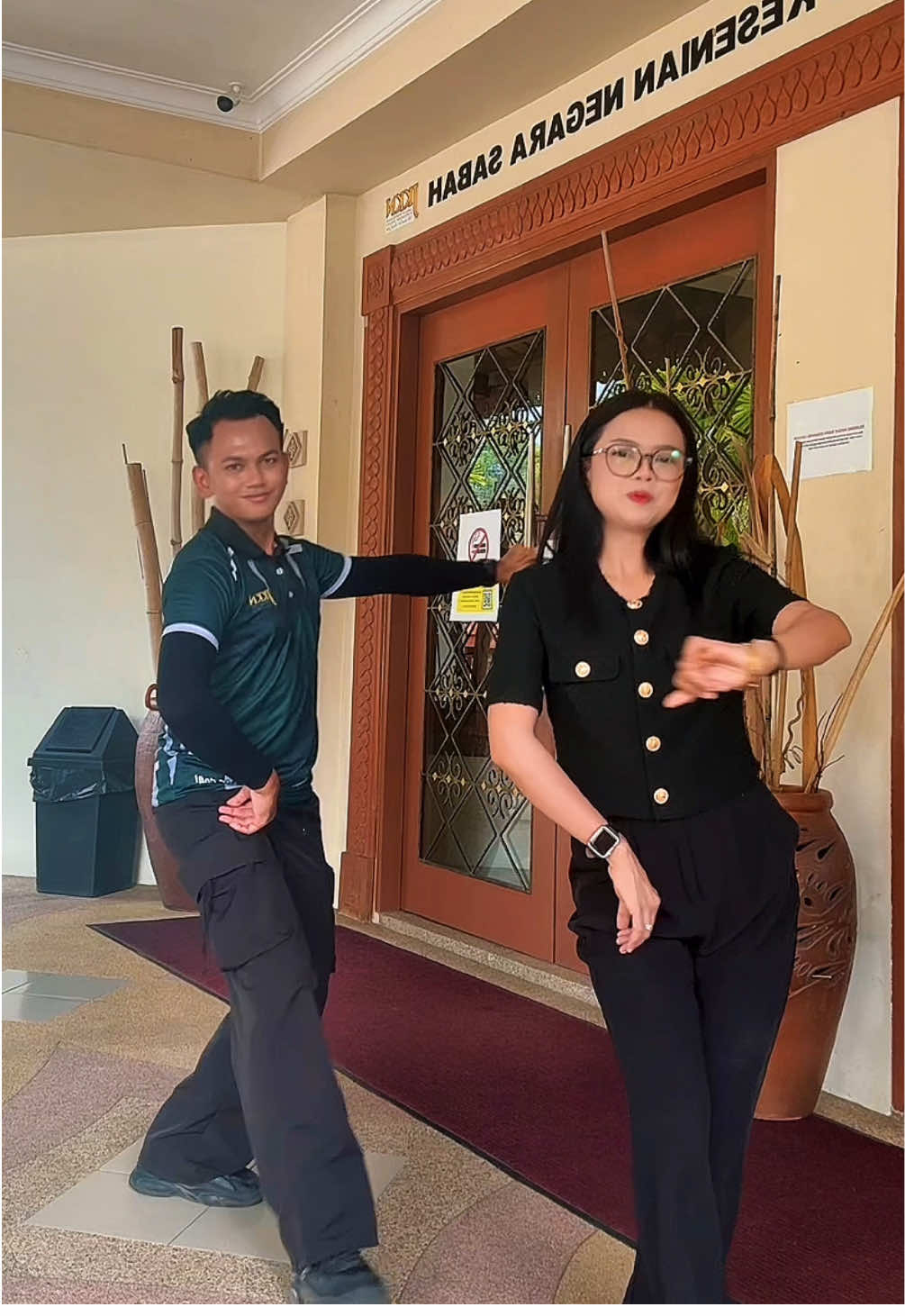 Jangan kecam, saya dah lama tak menari. Thanks a lot @🤍🕊  layankan request iolls menari  Siyokk oo dapat melawat @JKKN SABAH 
