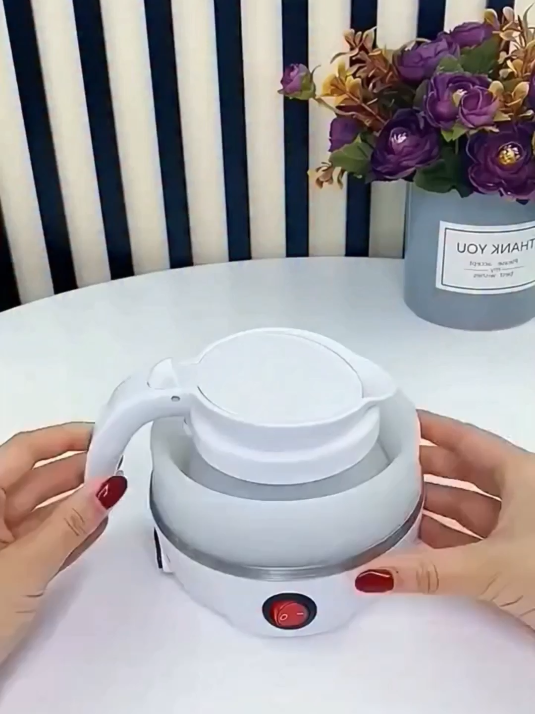Link👉@mrgadget01 Portable Foldable Kettle – Chhoti, Halka aur Fori Pani Garam Karne ke liye #FoldableKettle #ElectricKettlePK #PortableKettle #GharAurSafarKeLiye #TeaTimePK #QuickBoilKettle #KitchenEssentialsPK #HomeAppliancesPK #TravelKettle #BudgetKitchenItems #PakistaniHomes #ForiPaniGaram #TeaLoversPK #EasyBoil