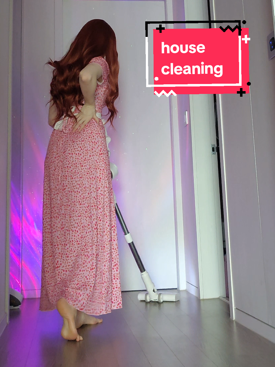 asmr satisfying cleaning housewife lifestyle dishwashing and vacuuming #oddlysatisfying #rubbergloves #girlscleaning #CleanTok  #creatorsearchinsights 