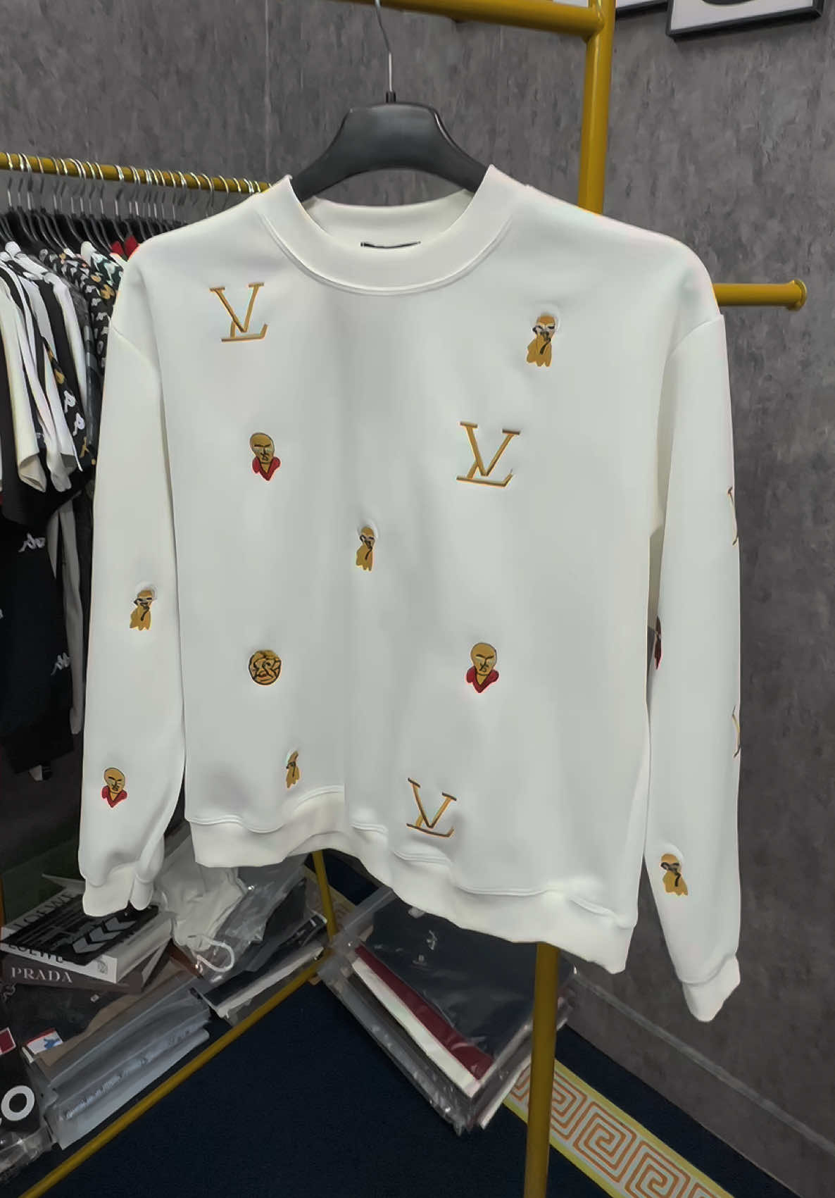 Áo Dài Tay Dày Dặn Hoạ Tiết Lệ vi Chỉ Thêu Cổ Bo chuẩn form👑 #aoni #boypho #xuhuong #daitay #thudong  @HP Men.Store 🛍️ 