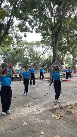 Khởi động