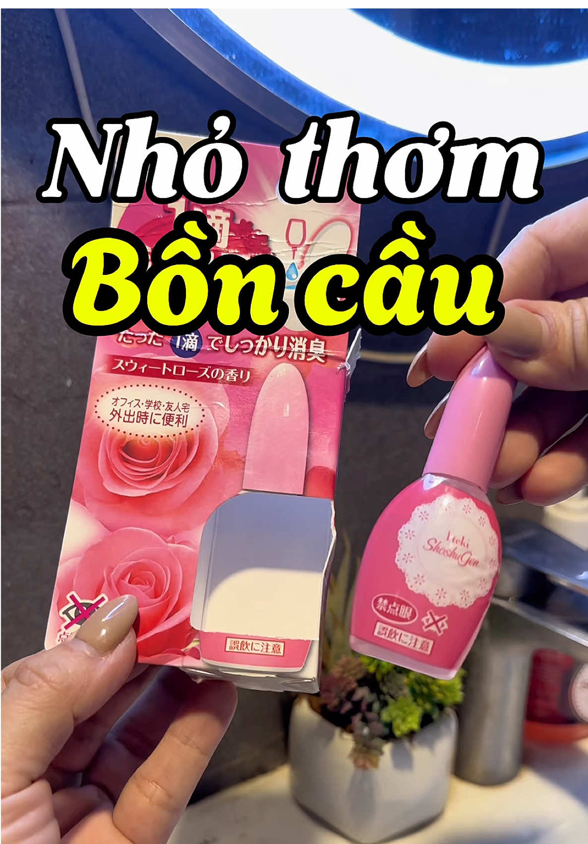 Chai nhỏ thơm bồn cầu của Nhật Bản 20ml thơm phức luôn nha chị em, thơm sang mùi hoa hồng nịnh mũi lắm nha #chaithomboncau #thomboncau #chaithomnhatban #utnereview #reviewgiadung 