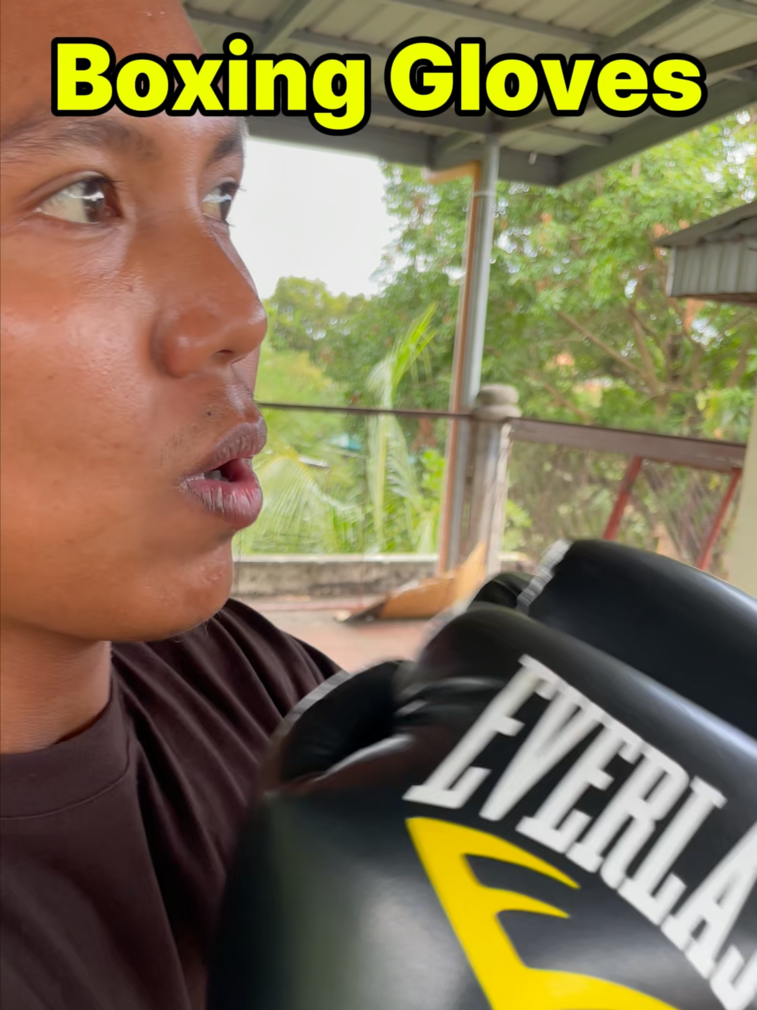 Boxing Gloves #fypppppppppppppp #recommendations #perfumetiktok #perfume #perfumes #essentials #review #homeworkout #boxing #boxing🥊 #boxingtraining #motivation #powerbank #technology #techreview #clean #hygeine #men #cleaning #cleaningtiktok
