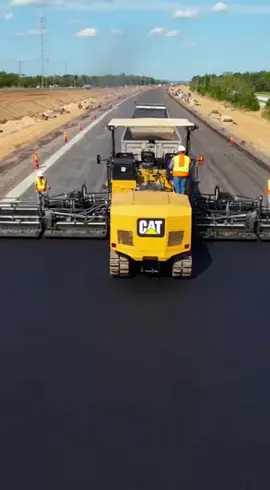 #asphalt #asphaltpaving #blacktop 