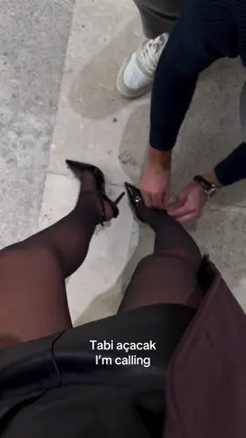 telefonumu açmayanda ne bileyim yani #heels #nylon #women #istanbul #bacak 