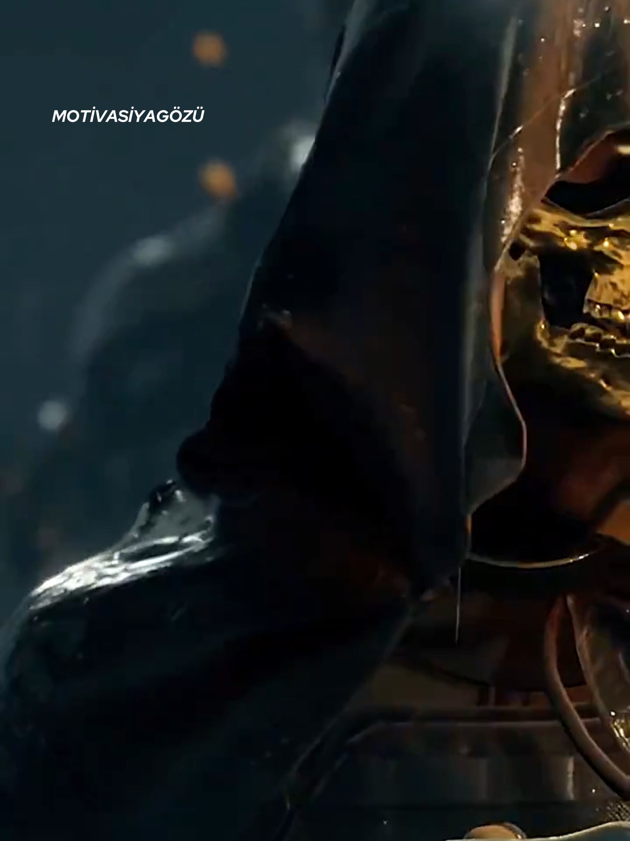 Bəzən insana elə gəlir ki, içindəkini danışsa, yüngülləşəcək… amma həyat göstərir ki, hər qulaq dost deyil. Hər gülümsəyən, sənin yaxşılığını istəmir. İnsanlar çox vaxt dinləmək üçün yox, “lazım olanda istifadə etmək üçün” məlumat toplayır. Sirrini çox adamla bölmək, özünü müdafiəsiz qoymaqdır. Güclü insanların bir qaydası var: az danışmaq, çox müşahidə etmək. Səndən istifadə etmək istəyənlər olacaq, dediyin hər sözün əleyhinə çevrilə bilər. Həyat belədir — bunu qəbul edən, özünü qorumağı bacarır. Unutma: susmaq zəiflik deyil. Susmaq, fokusunu dağıtmaq istəyənlərə izin verməməkdir. Susmaq, nəzarəti özündə saxlamaqdır. Və ən əsası — dillə yox, nəticə ilə danışmaqdır. Tags: #motivasiyagozu #motivasiya #inkisaf #disiplin #kesfet #gelisim #saglamliq #reqabet #disiplin #motivation #motivationalvideo #motivasyon #motivasiyagözü #inkişaf #ozguven #inkisaf