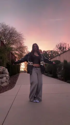 sunsets> #OOTD #sunset #outfits 
