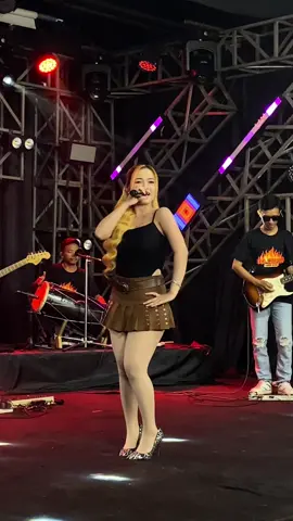 Esek Eser dek ajeng😁 Full nya di YT @Beta Creative 🥰 #ajengfebria #denok #fyp #dangdut 