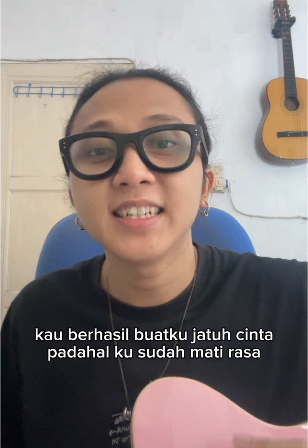 jatuh cinta di saat mati rasa