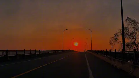 Đi theo hướng hoàng hôn.#nhacchill #viralvideo #chill #xuhuong #fyp 