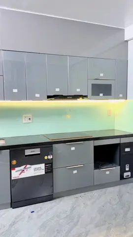 Tủ bếp inox-cánh kính Các bác quan tap inbox zl e tư vấn báo giá ạ#minhnhatnoithat #xuhuong2025 #xuhuong #noithatdep #tubep 