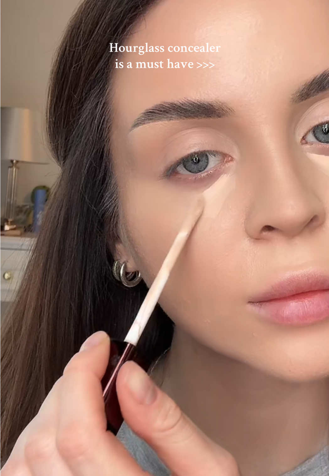 Too good to use, honestly Hourglass vanish concealer shade Cream #makeuptutorial #hourglass #sephorahaul #makeupartist 