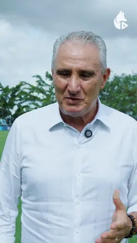 “Integrado a uma família!” 🎙️ Tite concedeu as primeiras palavras como novo treinador do Cruzeiro. 🦊💙 Confira o vídeo completo na TV Cruzeiro! 📺 youtube.com/@cruzeiro