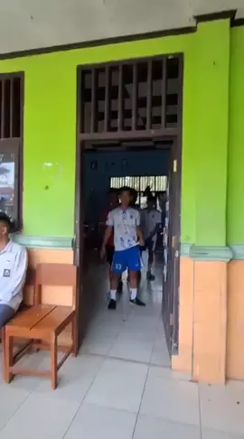 🤪👋🏻 #futsal #akunkelas #4u #futsalkelas #fypage 