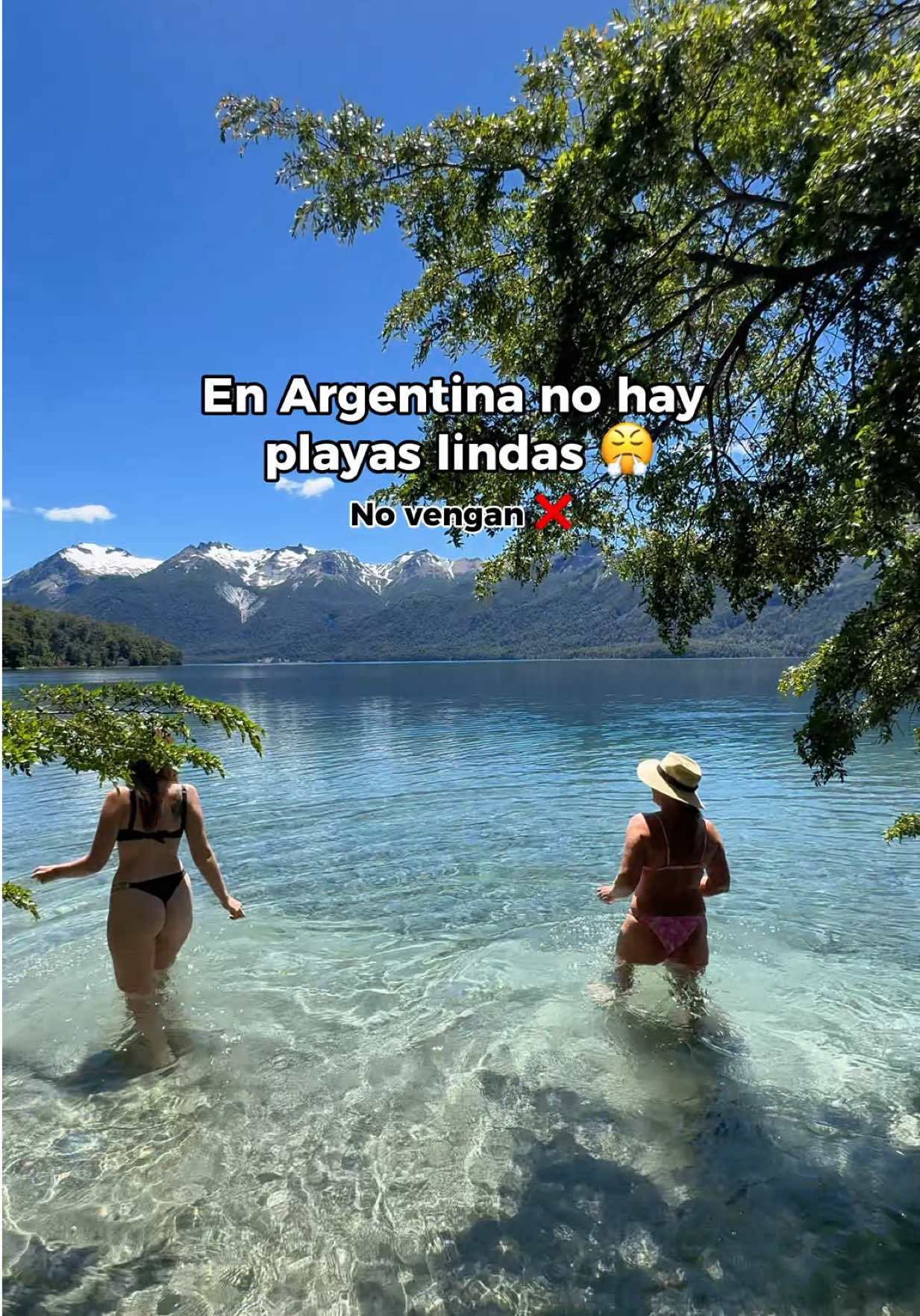 📍Villa Traful es un pueblito hermoso ubicado a solo 100 km de bariloche, un lugar mágico con sólo mil habitantes 😱 👉 Para conocer estas playas @rucalicoexperience  👉 Los esperamos pronto para que puedan disfrutar de este increíble destino en nuestro país 🇦🇷 🏝️ . . . . . . . #patagonia #argentina #alquilerestraful#kayak #travel                        