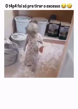 Tapinha é só pra tirar o excesso kkkkkkkkkkkkk.  #engracado #viral #criança #tapa #humortiktok 