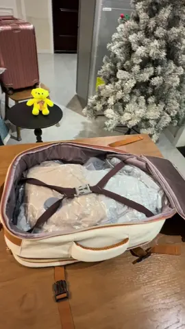 if you are an overpacker like me,these are the must have !!!😩😩😩I can fit so much more using these bags!! Get 15 bags save more!!  ‼️rechargeable                                ‼️reusable                                      ‼️cordless                                       ‼️tsa friendly 