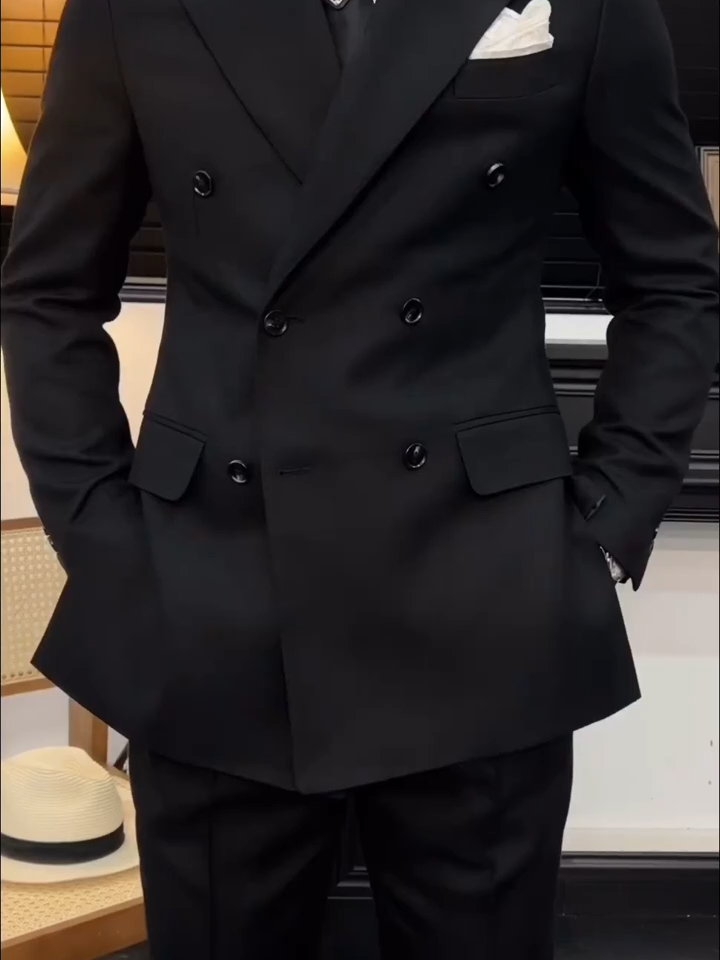 Double-Breasted black suit with Peak Lapels .🖤🐺 #oldmoney #fashion #mensfashion #trending #winterfashion #foryou #mafia #italy #viral #mindset #fyp #foryoupage #money #classic #gangster #winner #trends #gentleman #overwatch