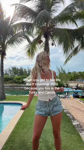 Clearly not a dancer but at least it’s 85°f right now 😅🏝️ #fyp #trend #turksandcaicos 