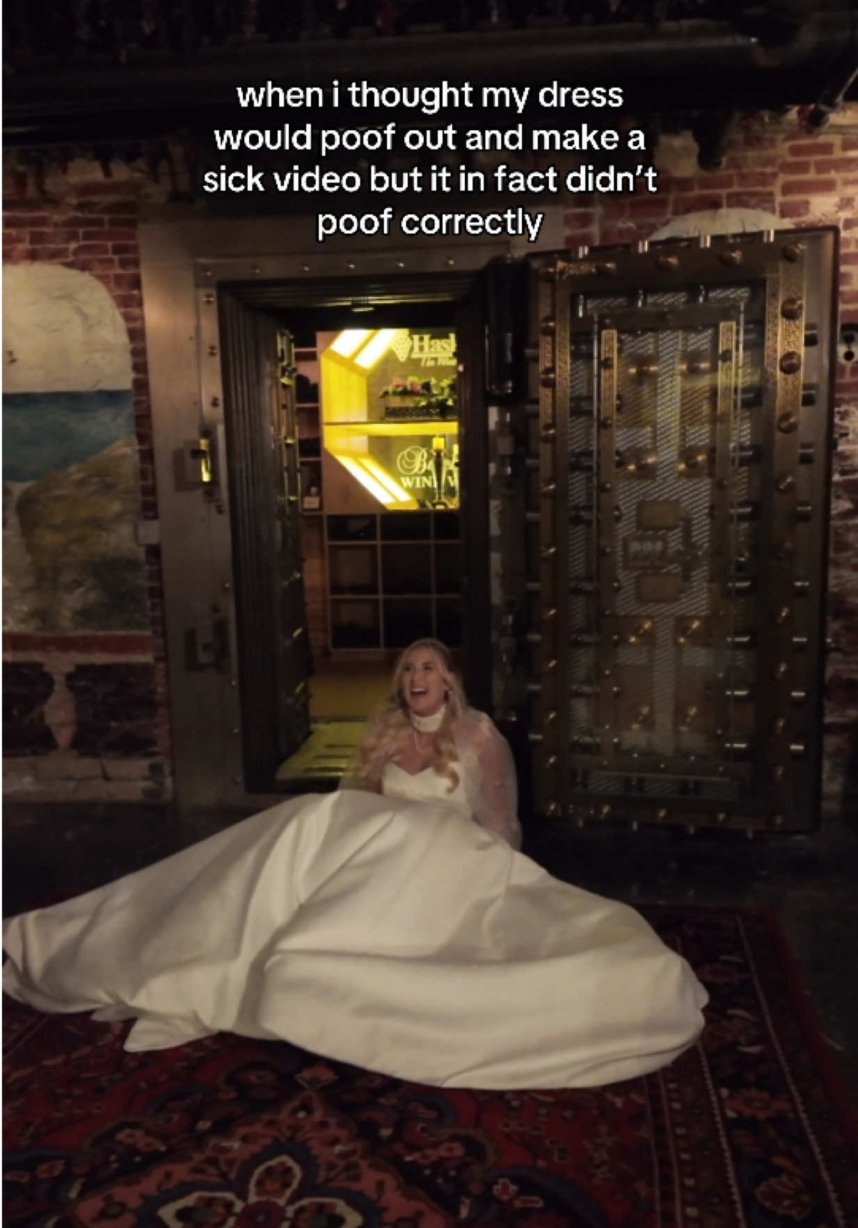 the poof was not poofing #weddingcontentcreator #weddingtok #bridetok #contentcreator 