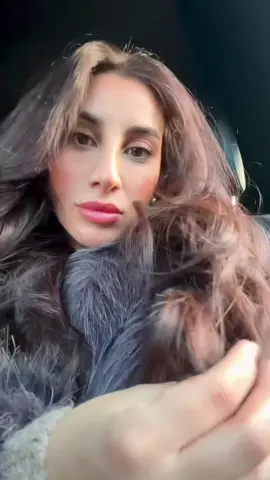 Love a fresh hair day💁🏻‍♀️ #furcoatseason #winterfashion #forupage #OOTD #xybzca 