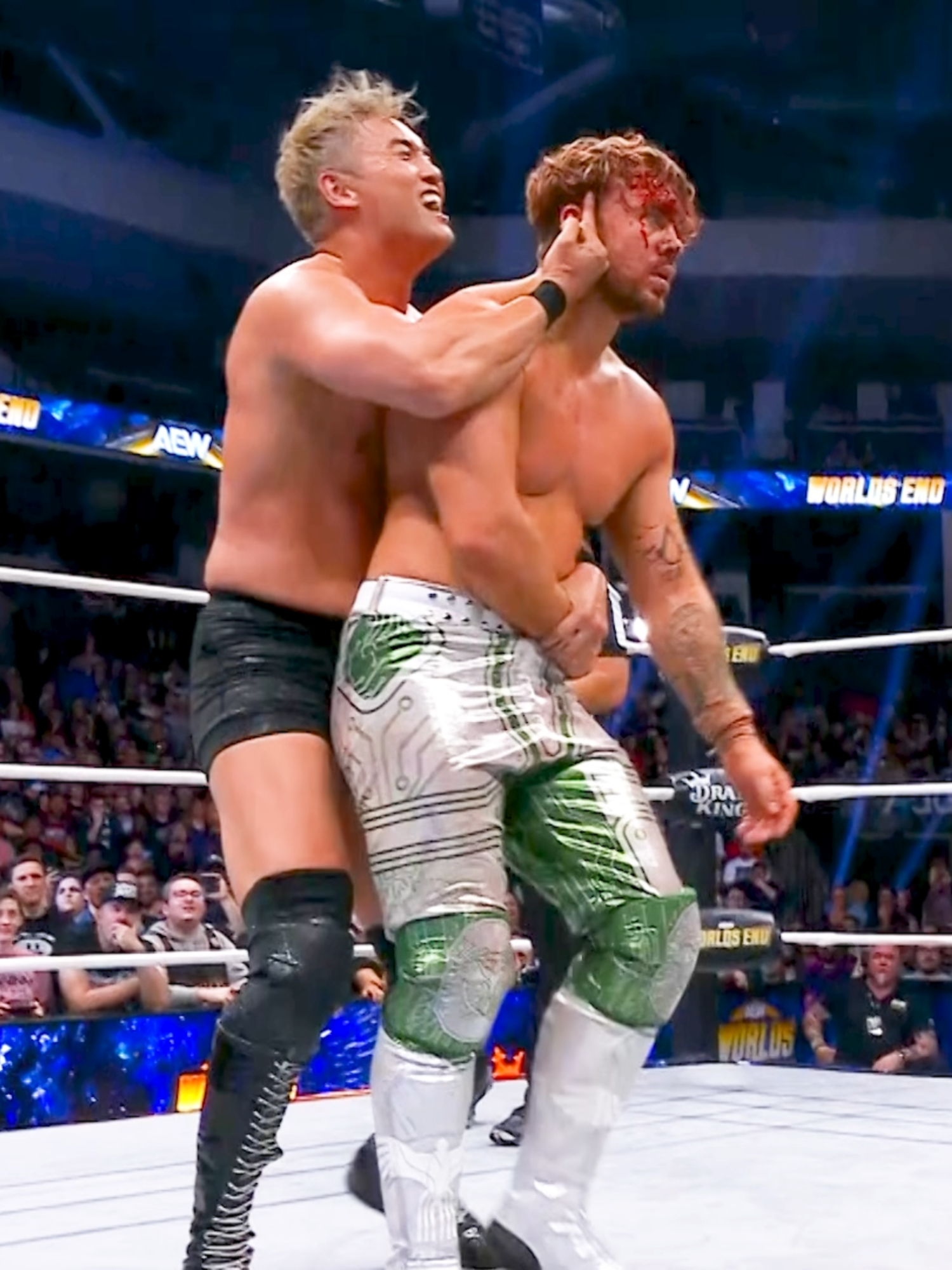 #AEWWorldsEnd 2024: Absolute chaos in the Continental Classic Finals between Ospreay and Okada! 🤯