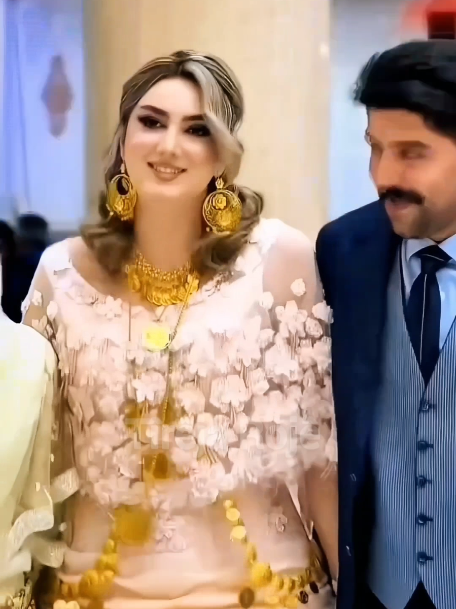 اراس محمد - ئاراس محمد -Aras Mohammed - هەڵپەرکێ ـ هەلبەرکێ ـ هەلبەرکی ـ دیلان - گوڤەند ـ سەما ـ شاهى - ئاهنگ ـ چەژن ـ نەۆروز ـ گورانى كوردى ـ داوەت ـ داوت ـ دبكة كردية ـ رقص كردي - اغاني كردية ـ اغاني كرديه - اعراس كردية ـ حفلات كردية ـ عيد النوروز - Kurdish dance - Kurdish concerts - Kurdish songs - Newroz - Kurdish Musik - Dawetên kurdî 