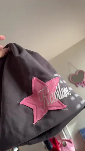 This hat cute 🥰 #fyp #nyiahmikel2 #hat #beanie #starpink 