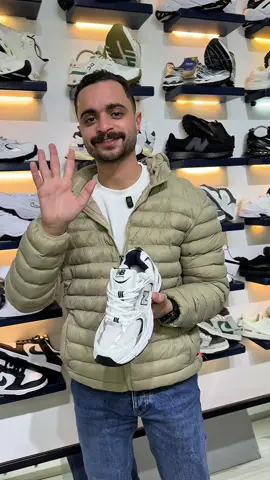 عملي في اللبس… وحلو في الشكل مريح طول اليوم، ثابت في المشي، وتصميمه يظبط أي ستايل من غير تفكير  اختيار ناس بتحب الراحة بس من غير ما تفرّط في الشكل  لو بتدور على كوتشي تعتمده يوميًا… ده واحد منهم 🔥 📍 2 عمارات المدفعية – قدام سيتي ستارز – مدينة نصر 🚚 شحن متاح لكل المحافظات | الأوردر من رسايل الصفحة 💌
