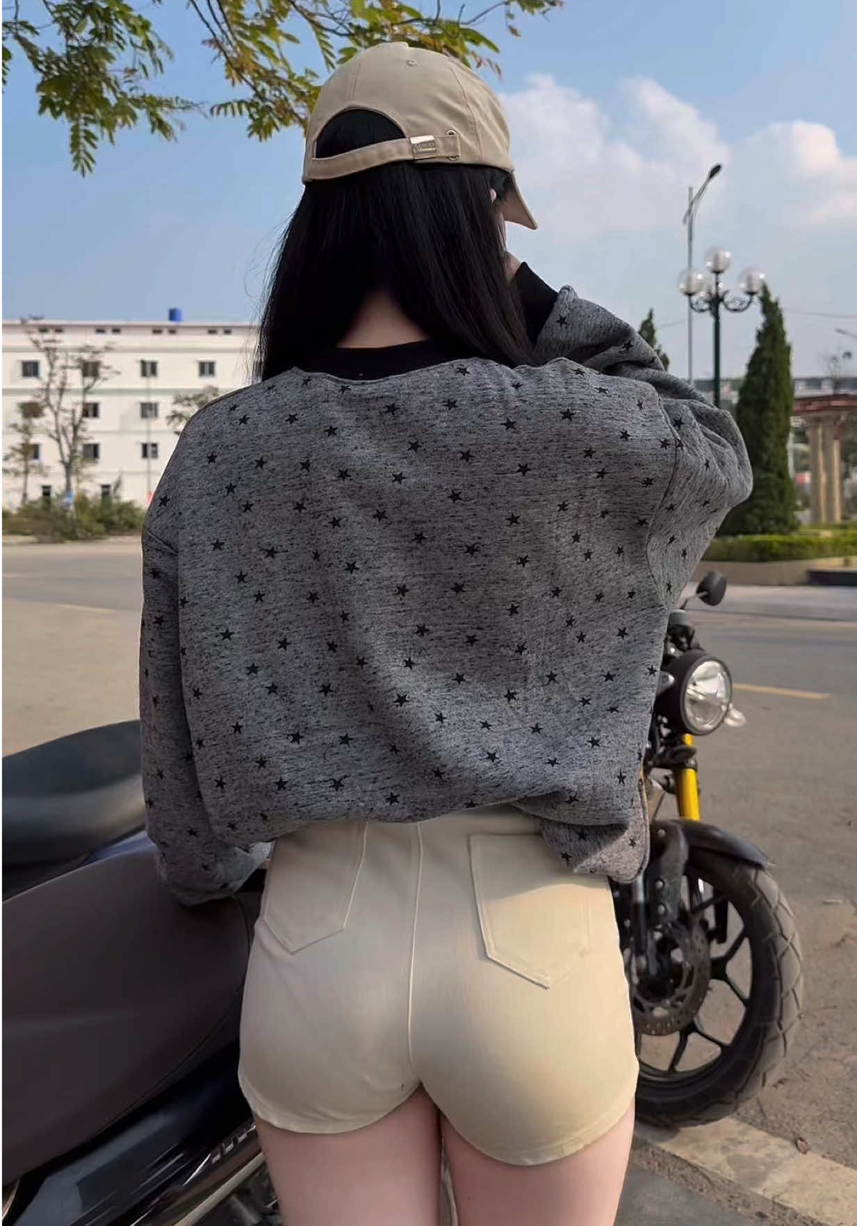 Sweater cá tính