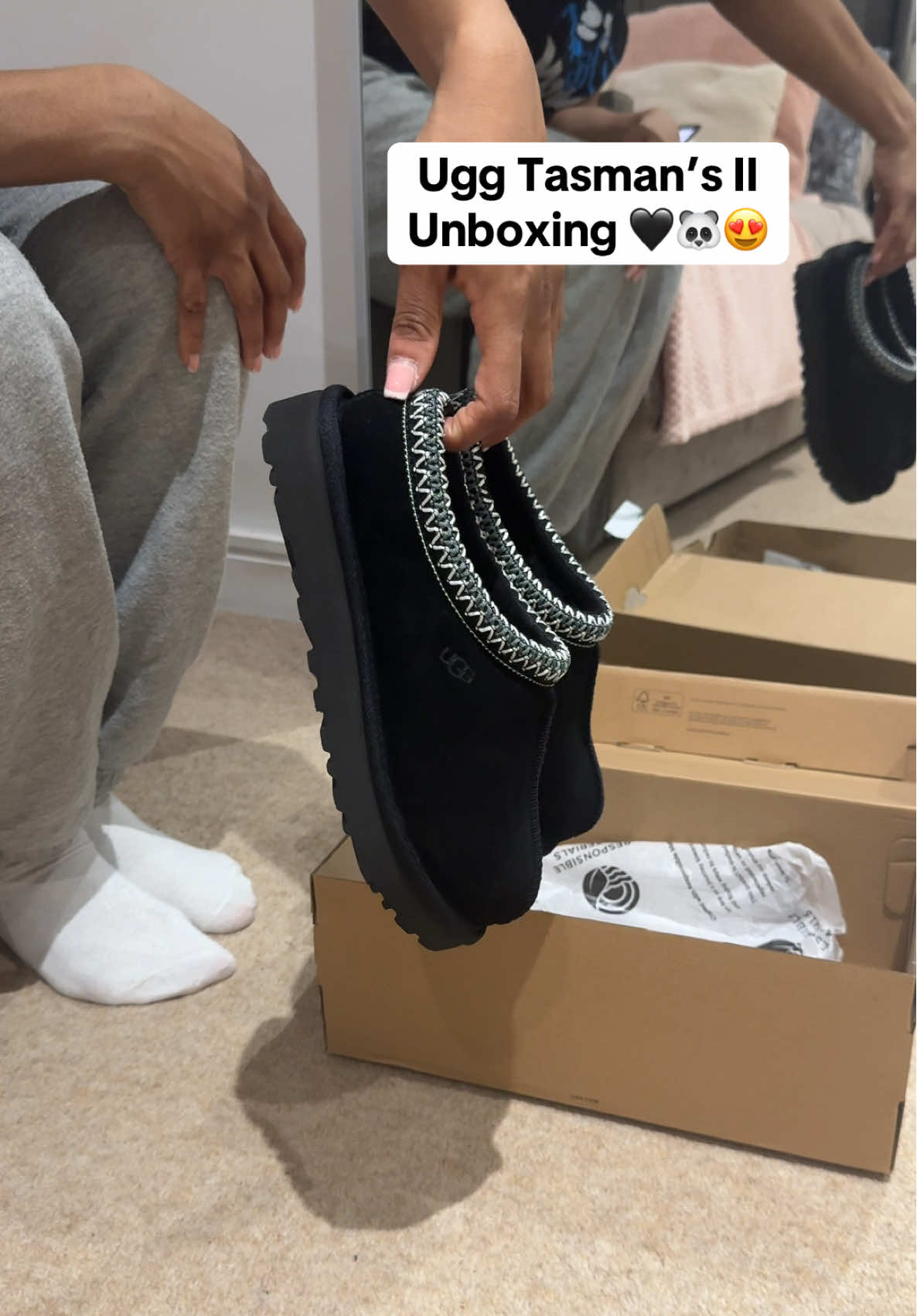 Comfiest shoes ever 😍 #puttingyouon #shoeinspo #fyp #fasiontiktok #uggtasman @UGG® 