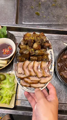 Đói đói mà xem thì thèm luôn, nay mồng 4 đầu tháng ăn món này được chưa các bác? #xuhuong #thitcho #thitchohanoi #thitchomamtom #Denhatthitcho 