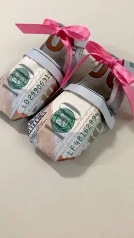 Quick last minute #giftideas for anyone with a #christmas baby 🎄🍼  