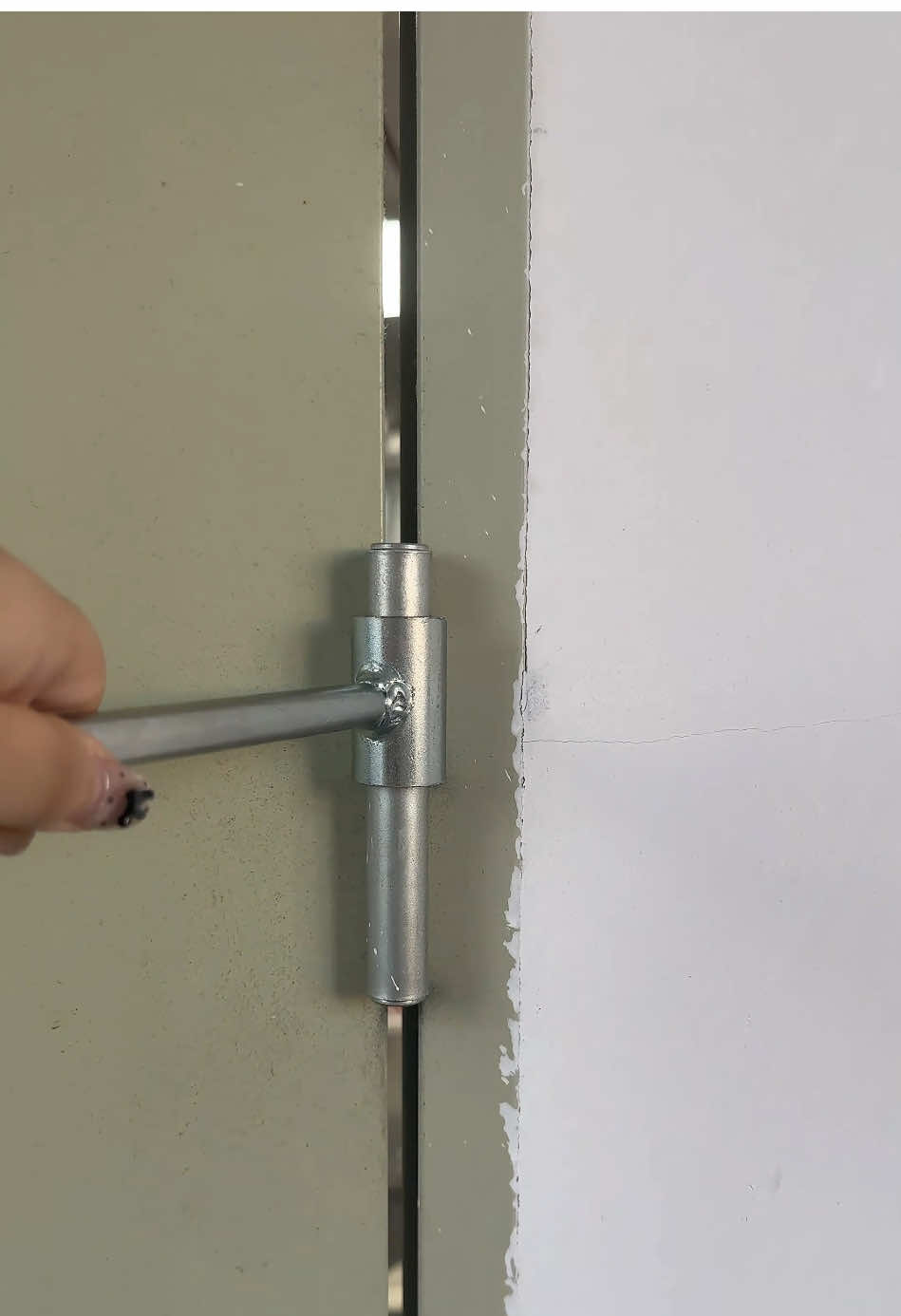 Solve your problem of doors not closing properly at its root#tools #door #tiktokshop #fyp #DIY 