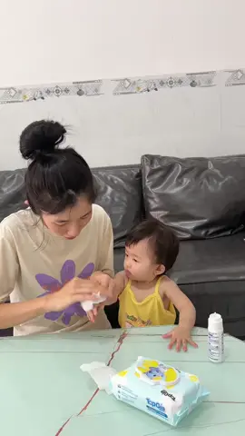 Khăn Ướt Cho Trẻ Em Mềm Mịn #thulareview #khanuotchobe #khanuottopgia #topgiakids 