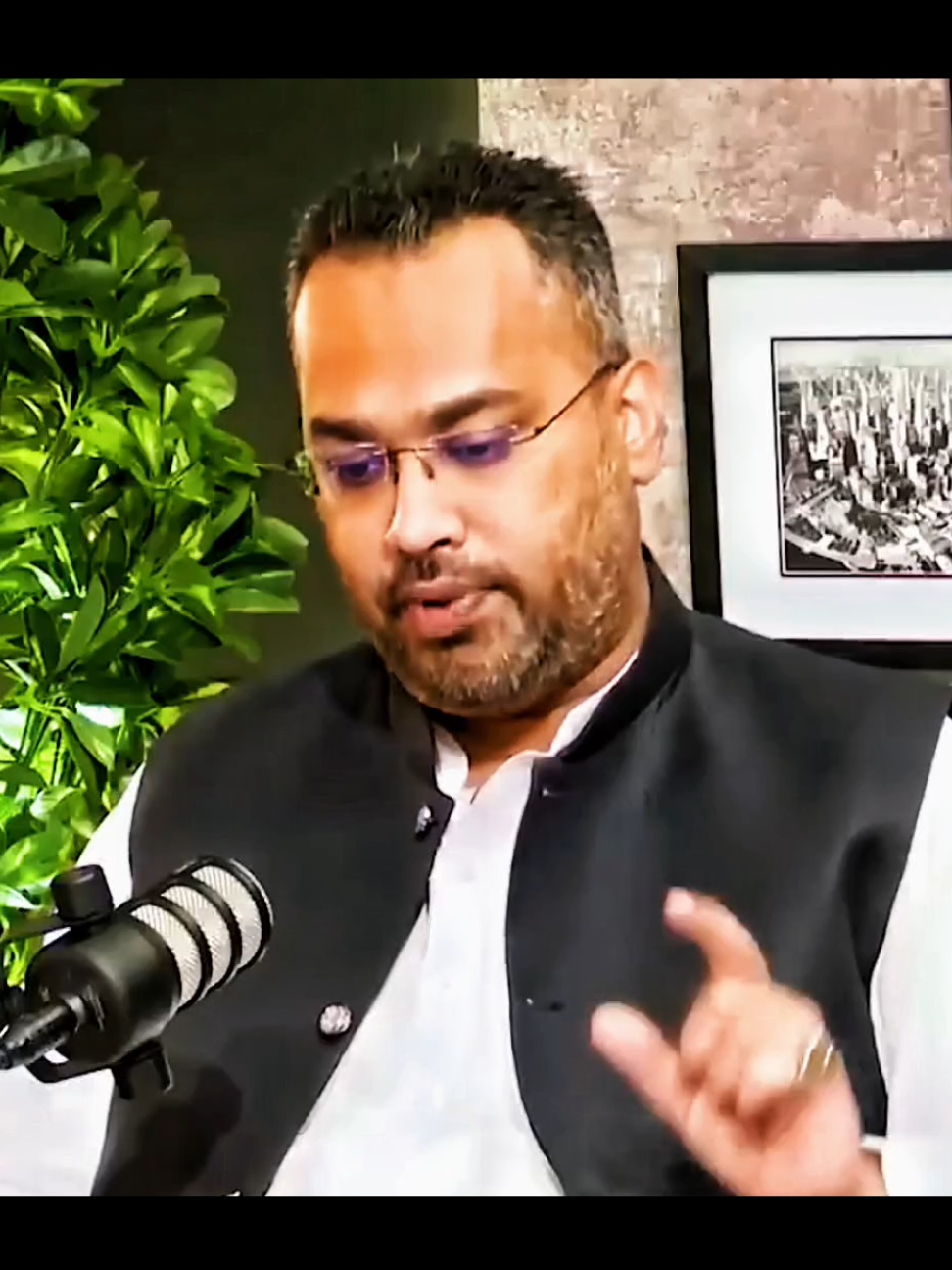 Paranormal Reality of Hindu😨😱 Horror experience of Dr farruq Shah in horror podcast😱#horrorpodcast #paranormal #hindu #iwanttogrowmyaccount #magic 