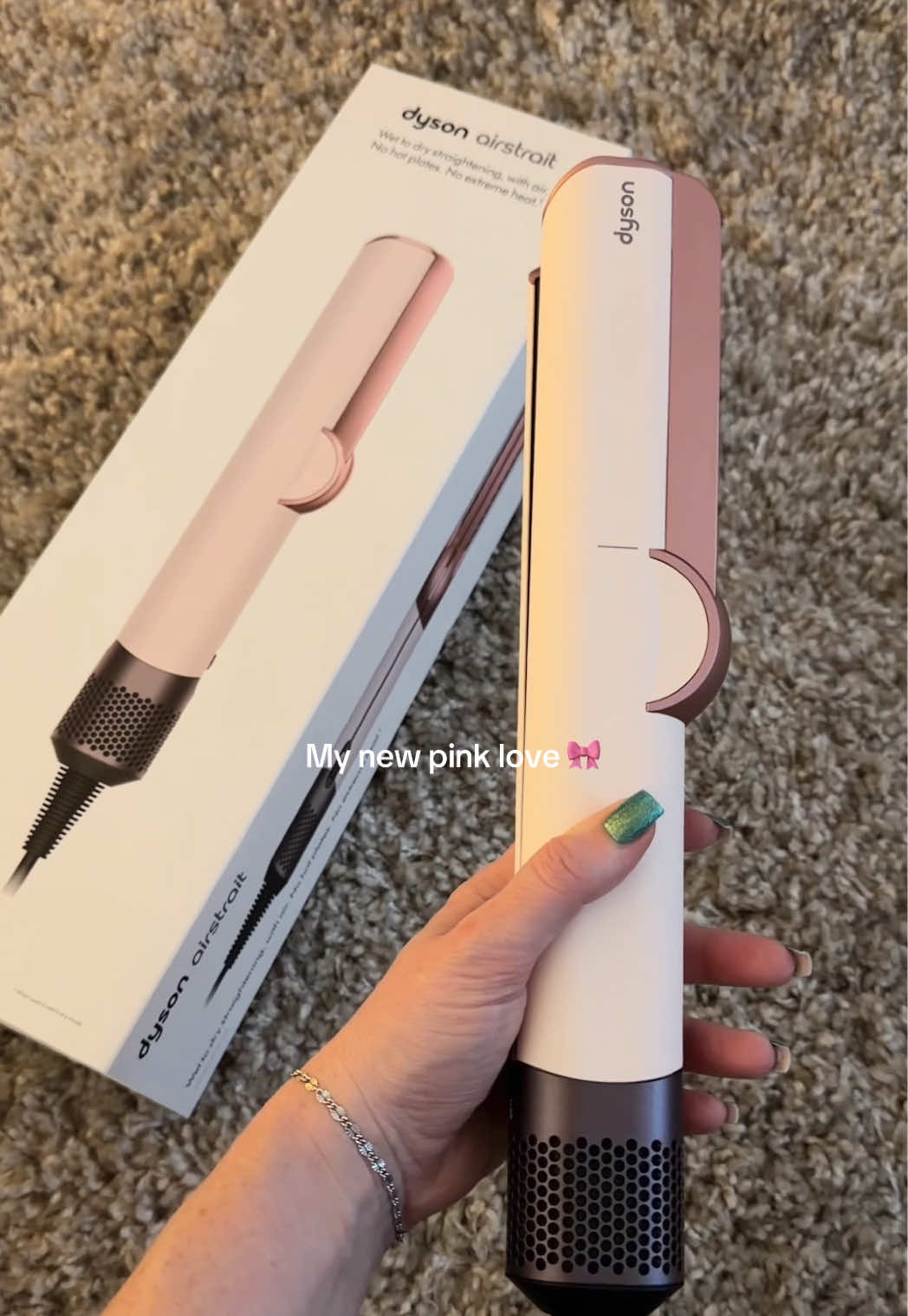 Unboxing my new pink love 🩷🎀 #dysonairstraight #dysonunboxing #airstraight #dyson #dysonhair @Dyson UK 