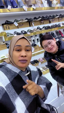 I don’t understand why money is so important to many people in china 🇨🇳 🤣🤣🤣