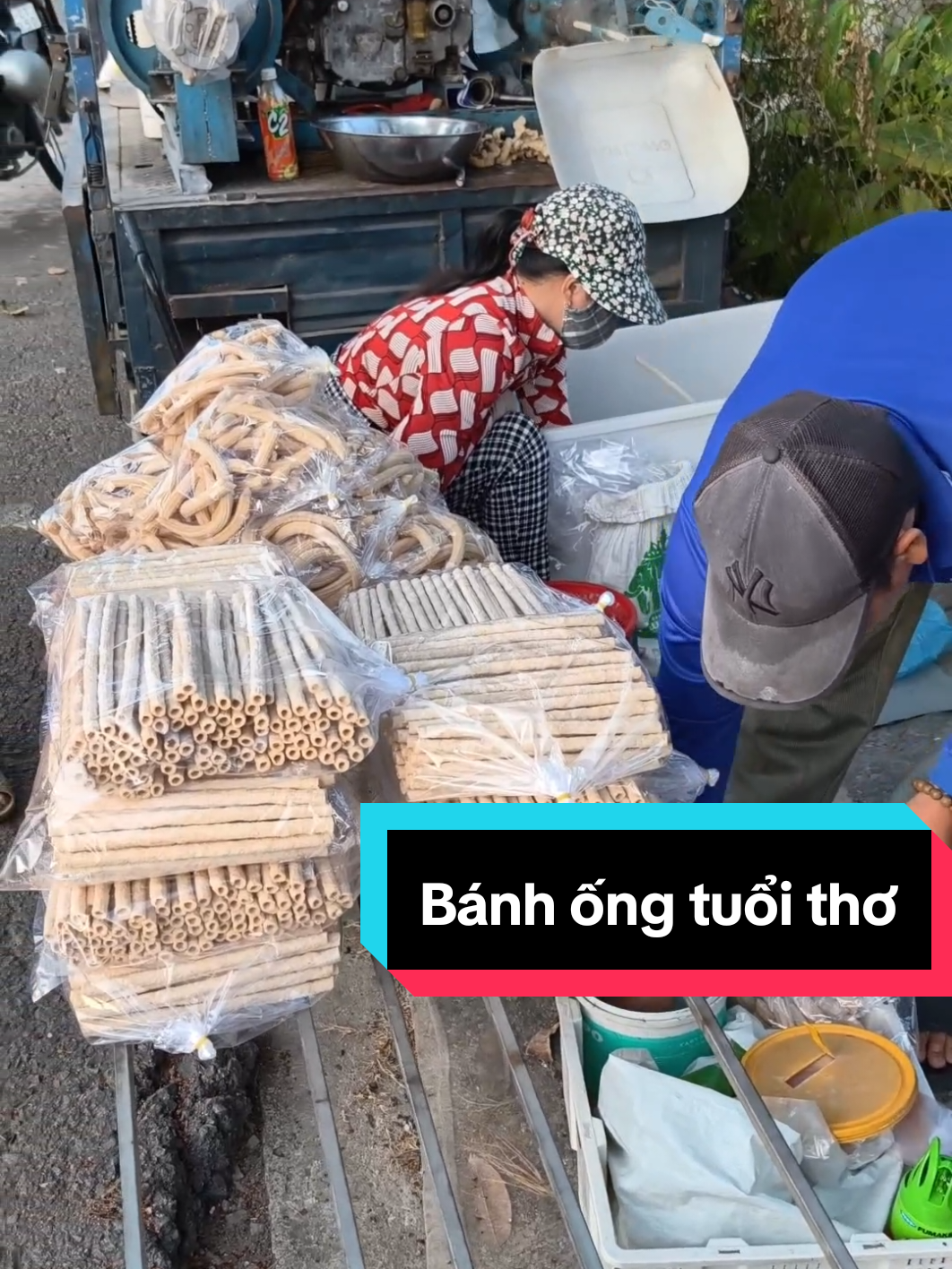 Bánh ống thơm ngon, nhớ những lúc nhỏ mình hay đc mẹ mua cho  #bánhống #ngày #xưavànay 