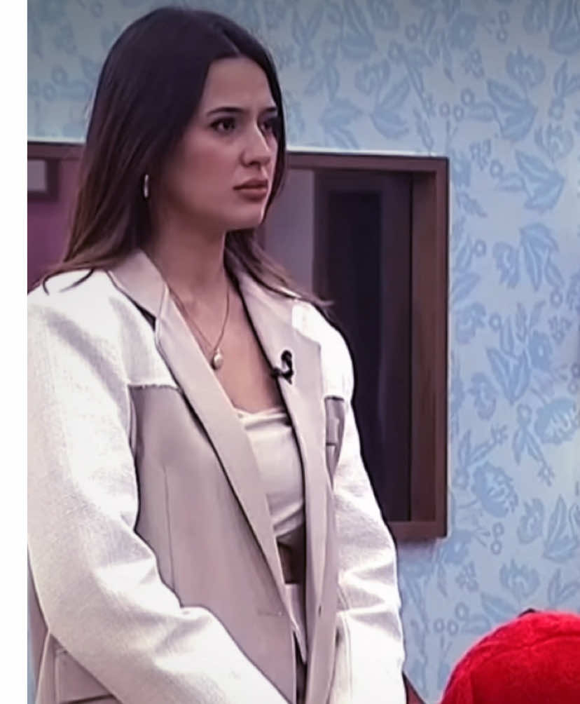 Şura artık git 🙏🏻 Belis her zamanki gibi söylediklerinde haklıymış💖 #kısmetseoluraşkıngücü #kısmetseolur #fyp #keşfet #kismetseolur @Belis Kılıçarslan @suuyildizz 